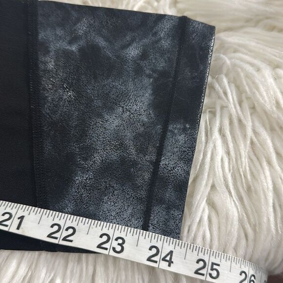 ZYIA ACTIVE FAUX LEATHER CAMU LEGGINGS NWT SIZE 14-16 - Picture 6 of 11